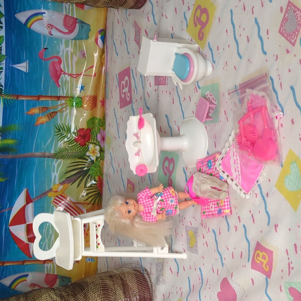 Kelly Barbie Doll Bathroom Playset with Pink Accessories